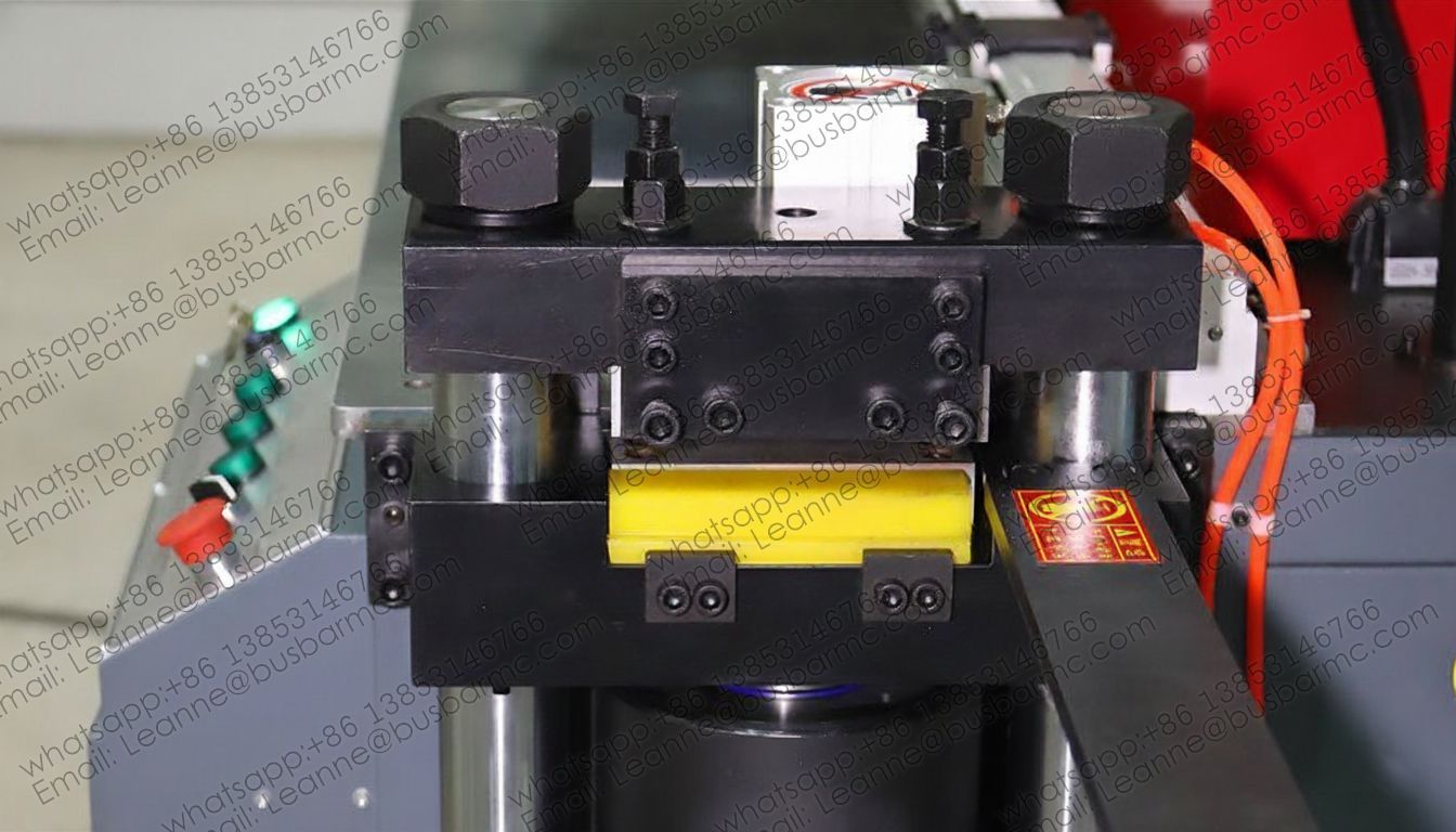 Střižnice na měděné přípojnice