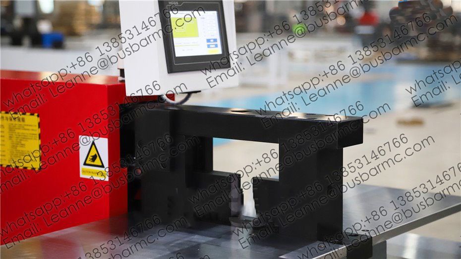 Hydraulická ohýbačka přípojnic