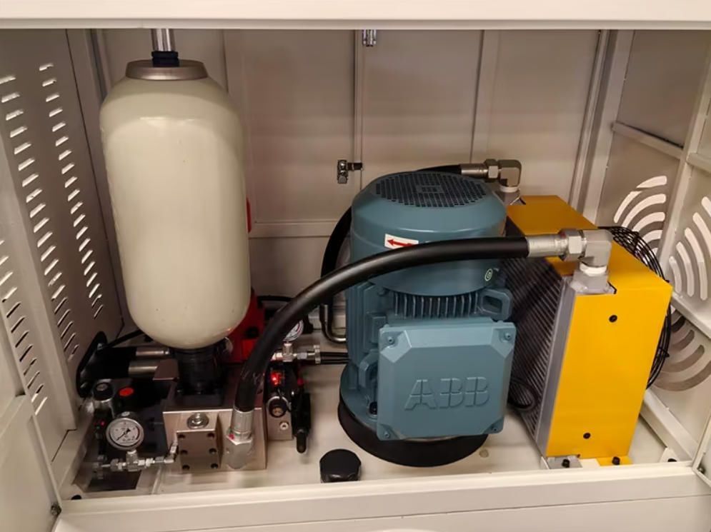 silnik ABB hydraulika