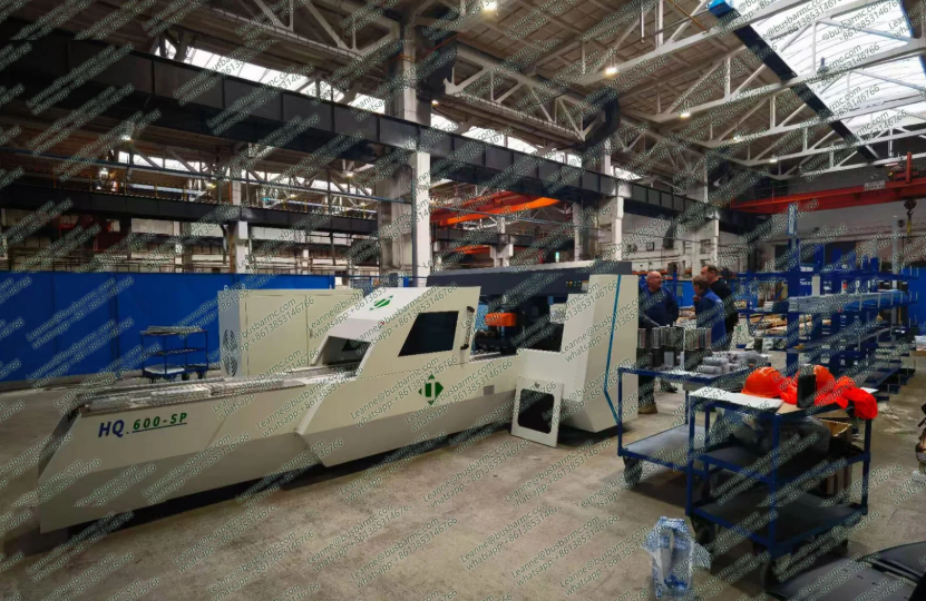 CNC stroj pro děrování a stříhání měděných přípojnic v Evropě